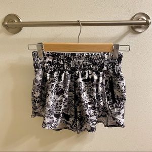 Lululemon Tracker Short 4”